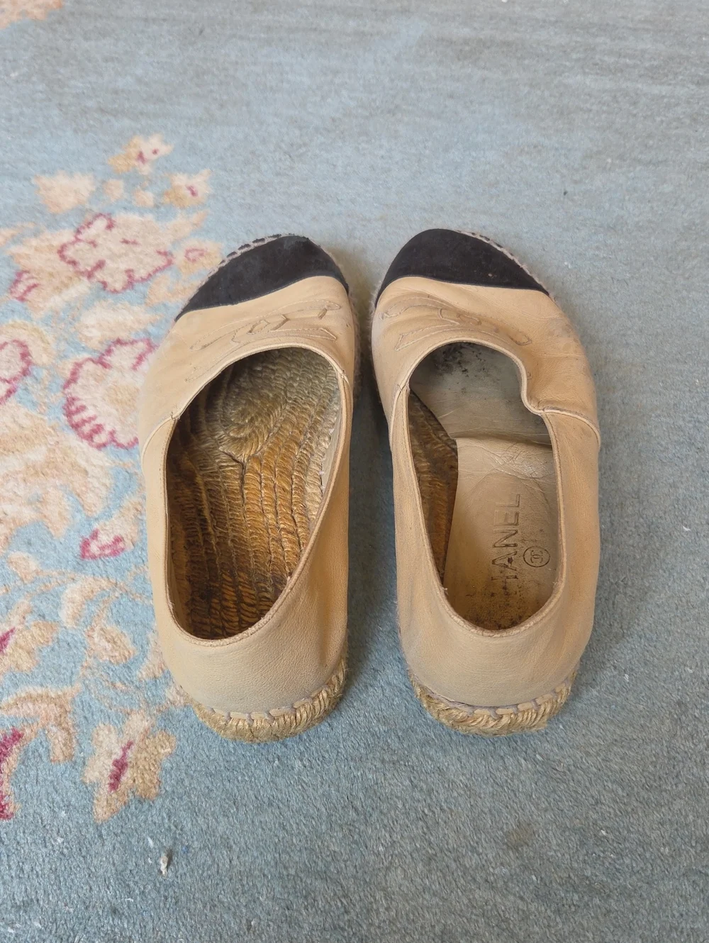 WOMENS AUTHENTIC CHANEL FLAT ESPADRILLES ESPADRILLE SHOES SZ 38 $975 BLACK BEIGE